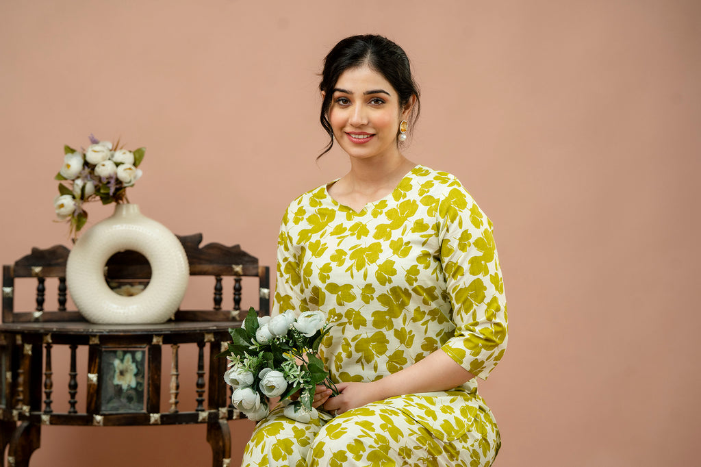 Women Parrot Floral Printed Co-Ord Set