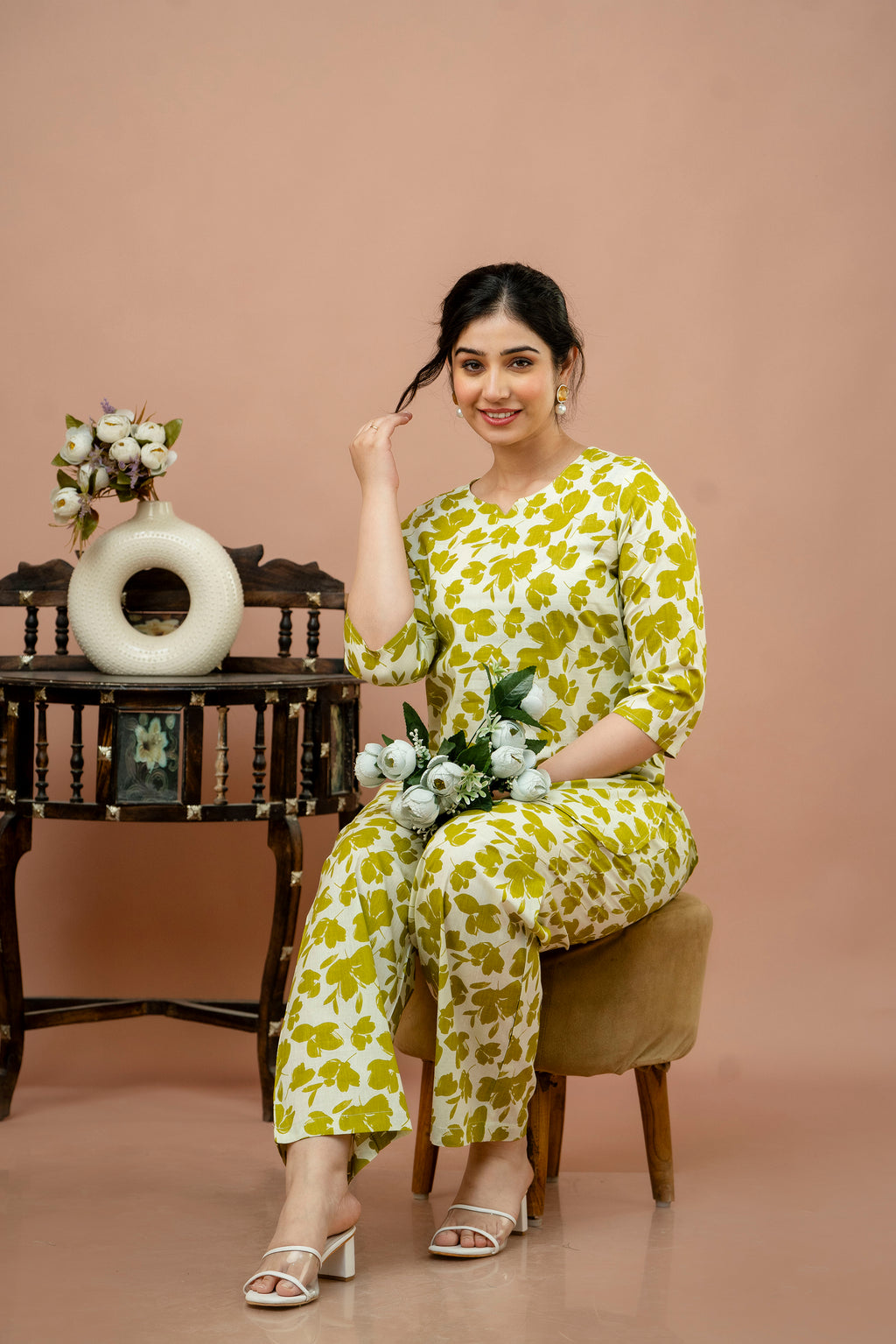 Women Parrot Floral Printed Co-Ord Set